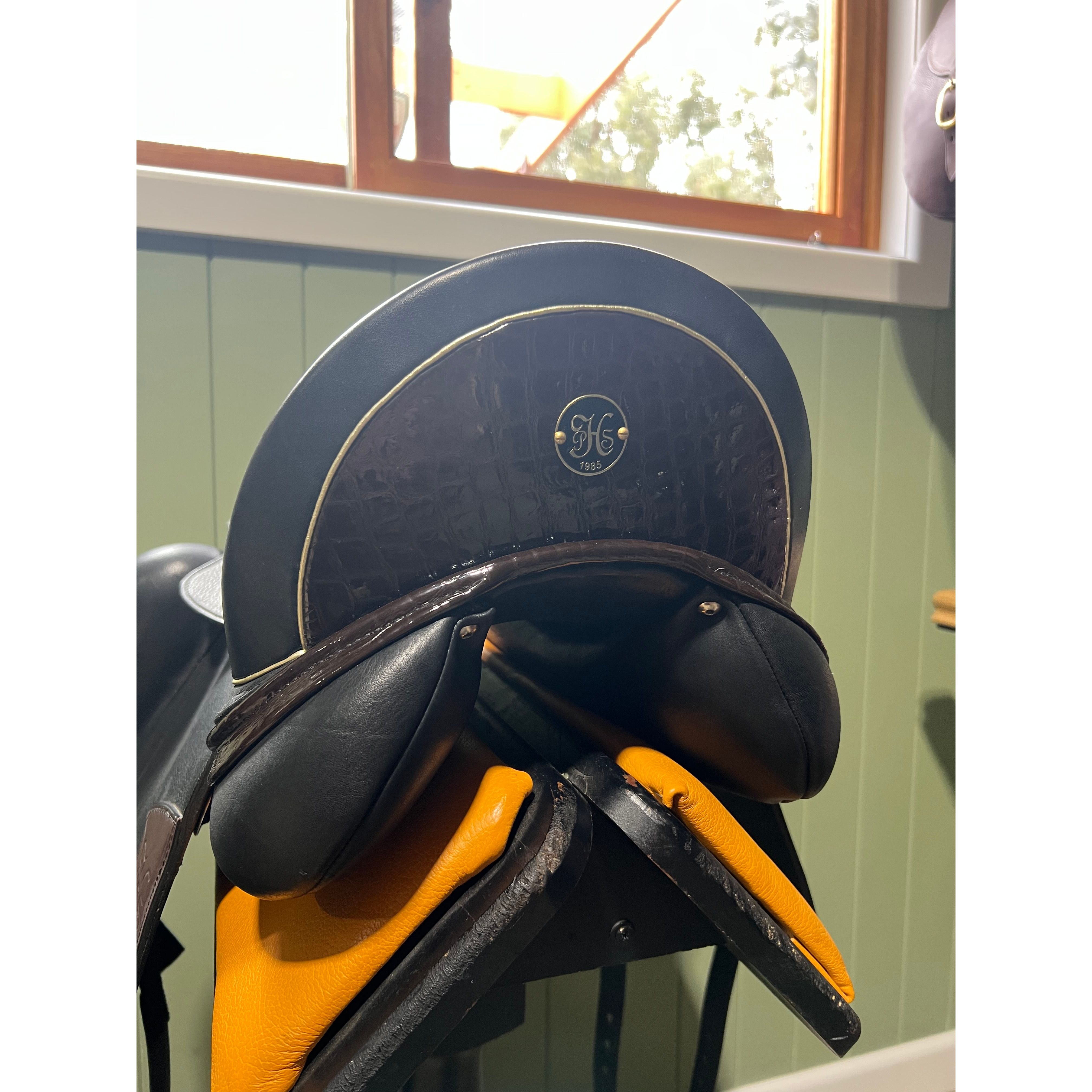 StrideFree® Elite 17" Black - Floor Stock (Adjustments Included)