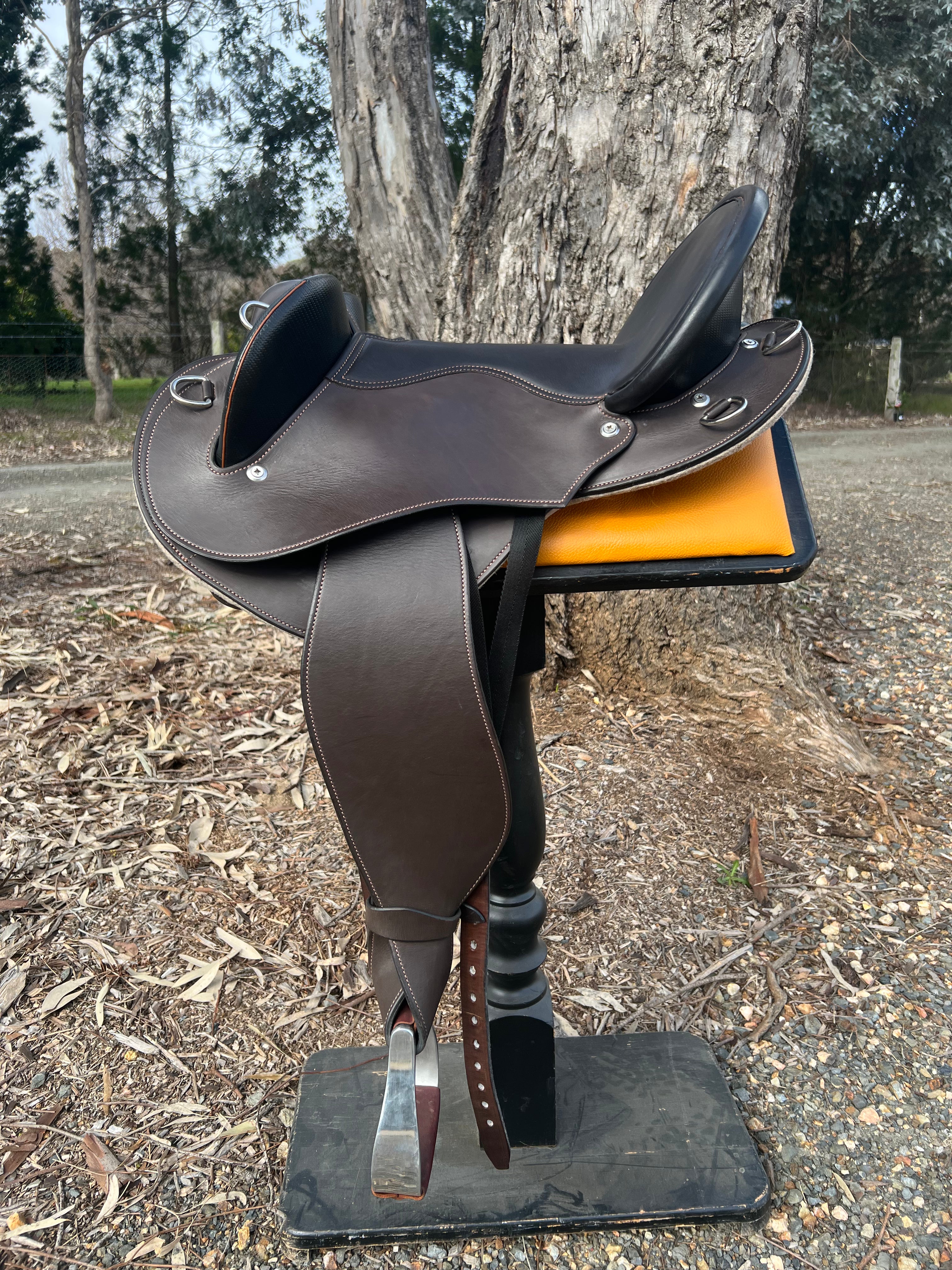 SF Feathertop® 17" Brown with Black Seat (Ex Demonstration Model)