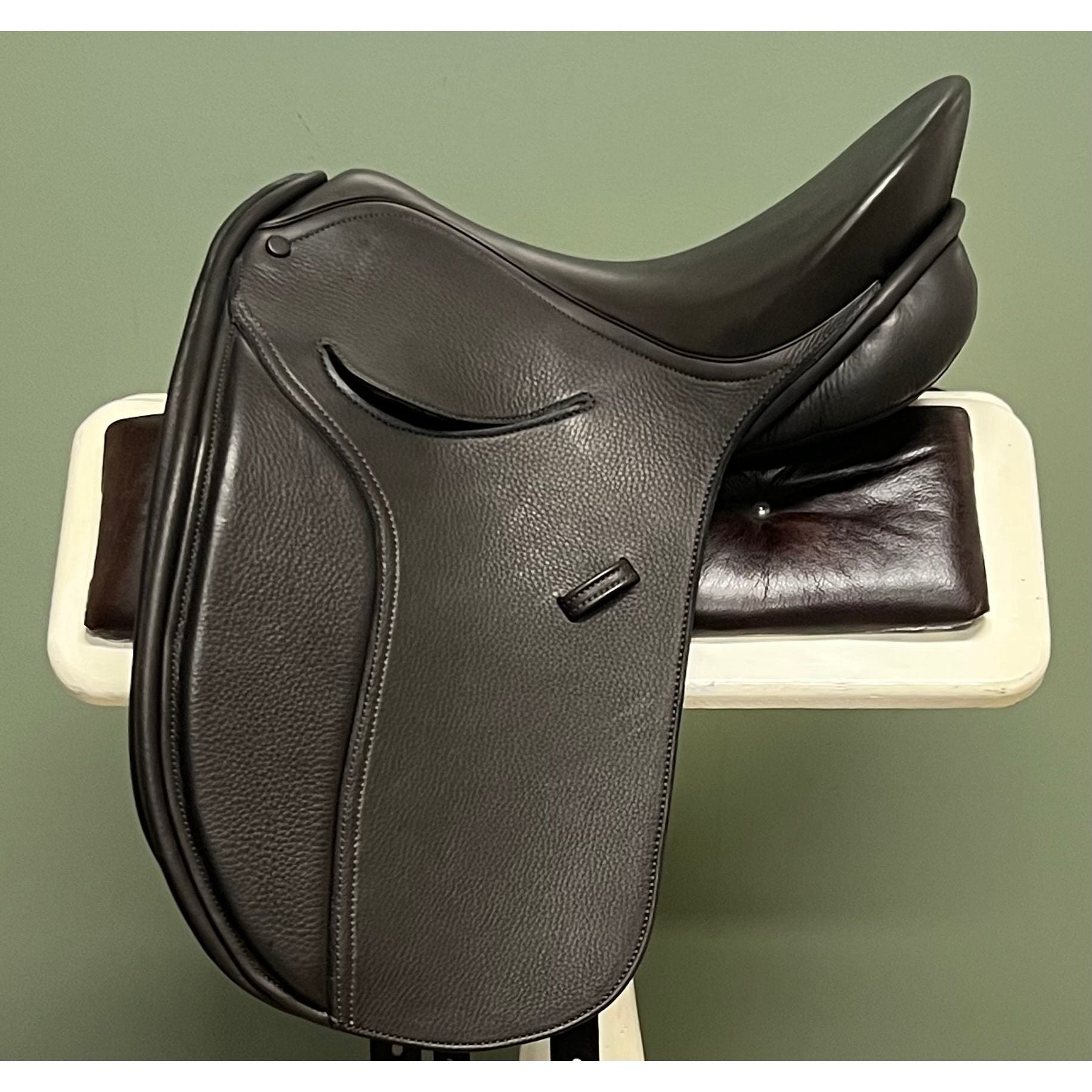 STOCK CLEARANCE PH Royal 2 Saddle Dark Havana with covered buttons Size 16"