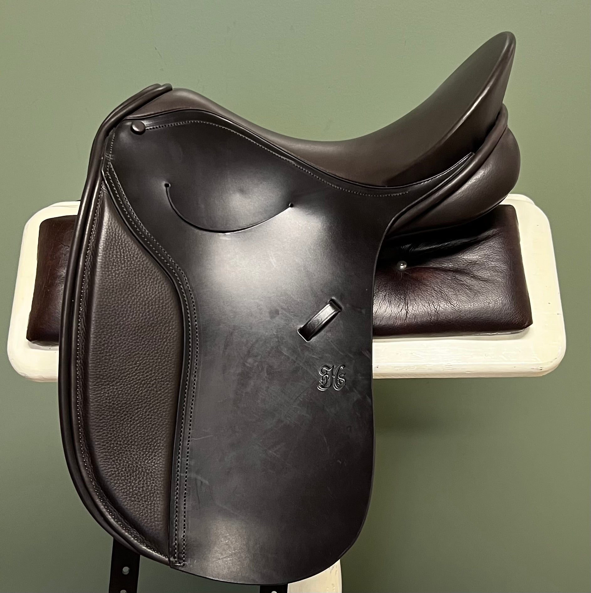 STOCK CLEARANCE PH Royal 2 Saddle in Dark Havana Smooth English Leather Brown 15.5 inch