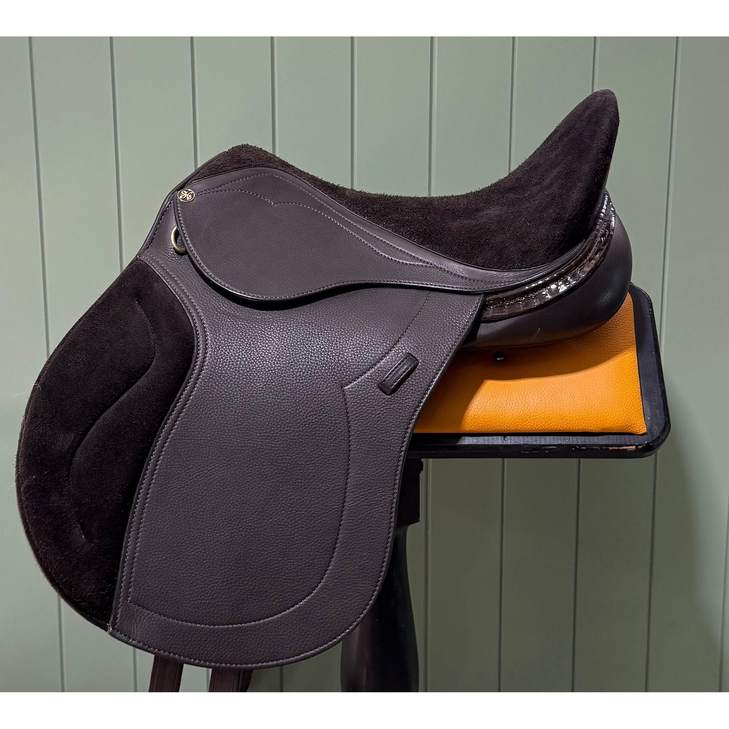 RELOCATION CLEARANCE - SF General Purpose saddle - 17" Brown with suede seat and suede knee inserts and croc print feature