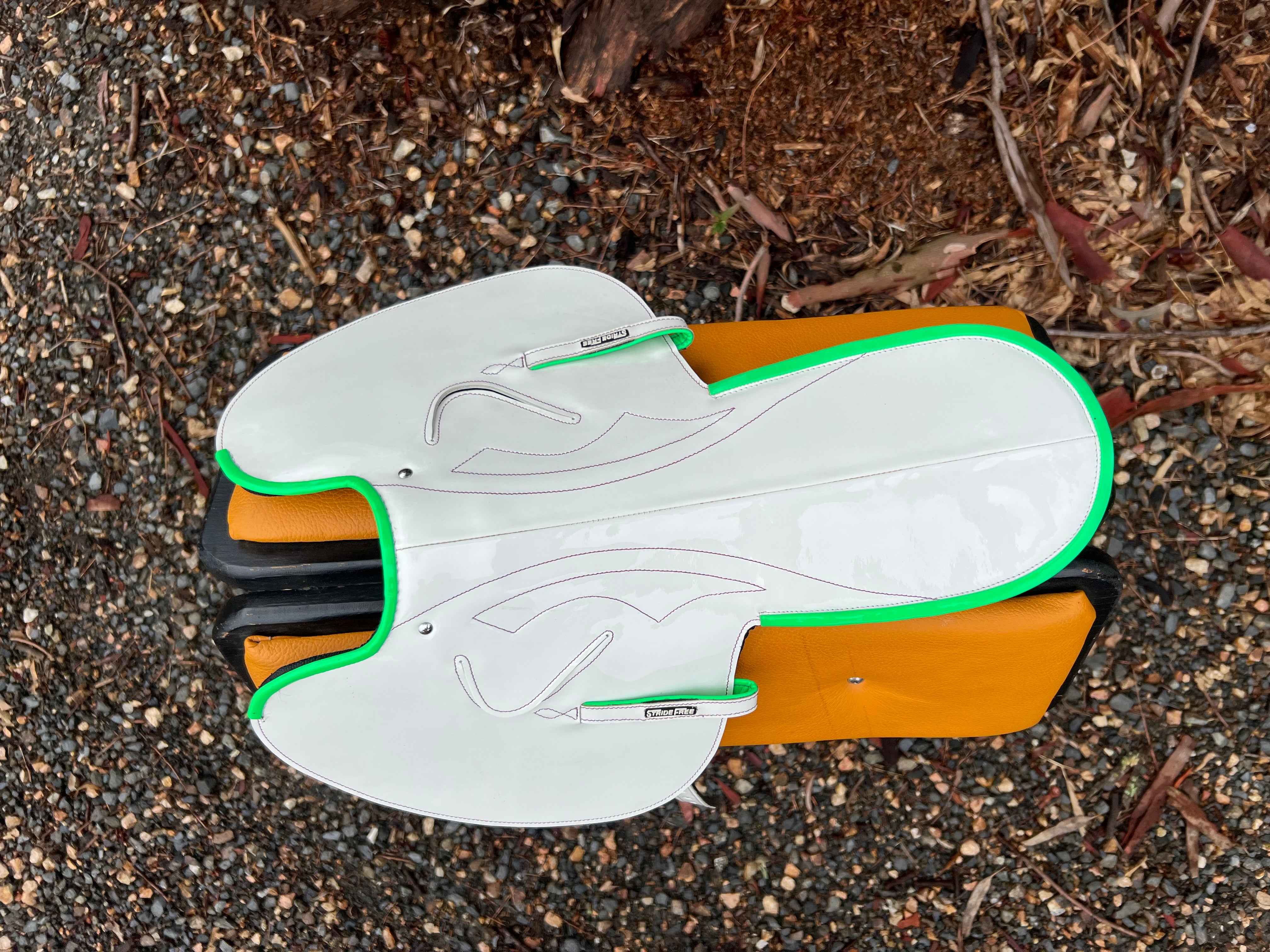 850g White Patent Leather with Fleuro Green piping