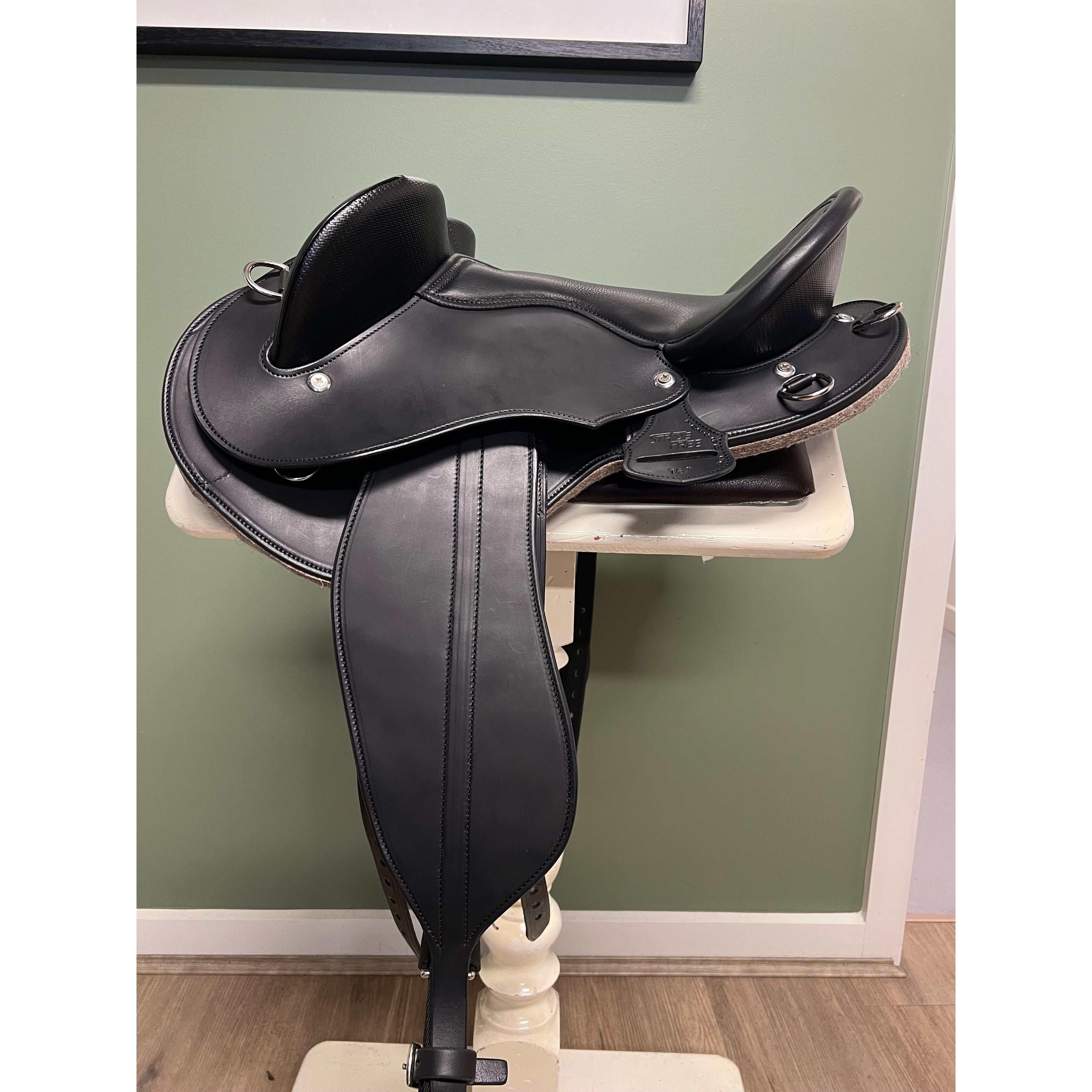 StrideFree® Feathertop Endurance Saddle