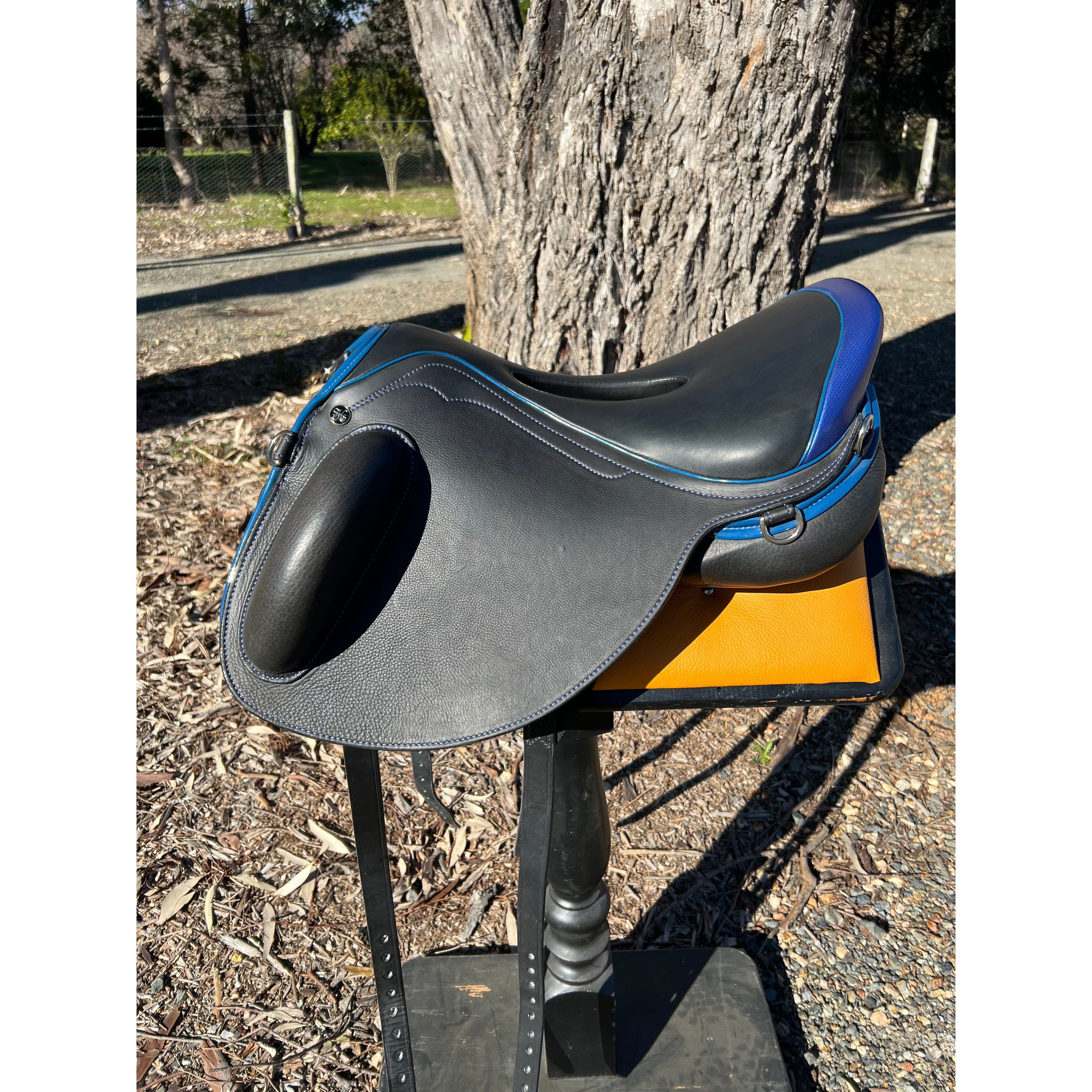 StrideFree® SF ELDORADO 17" Black with blue (Airflow seat)