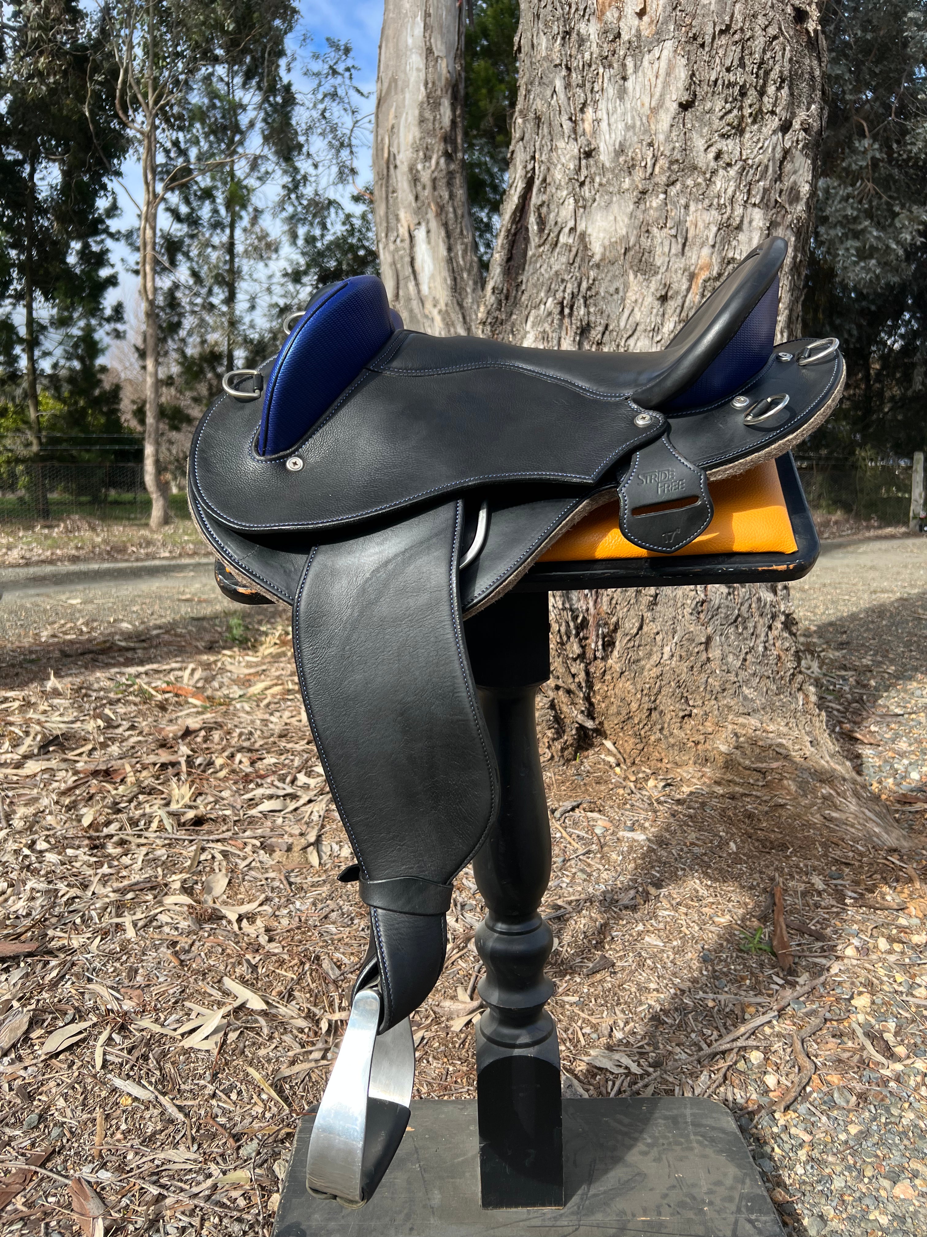 SF Feathertop®  17" BLACK with Blue Carbon (Ex Demonstration Model)