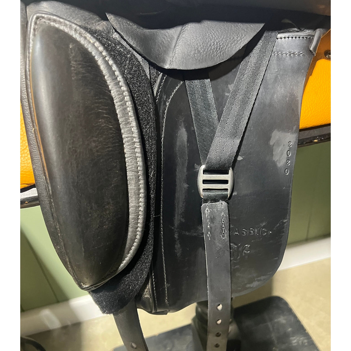 Classic Dressage 16" Black Leather