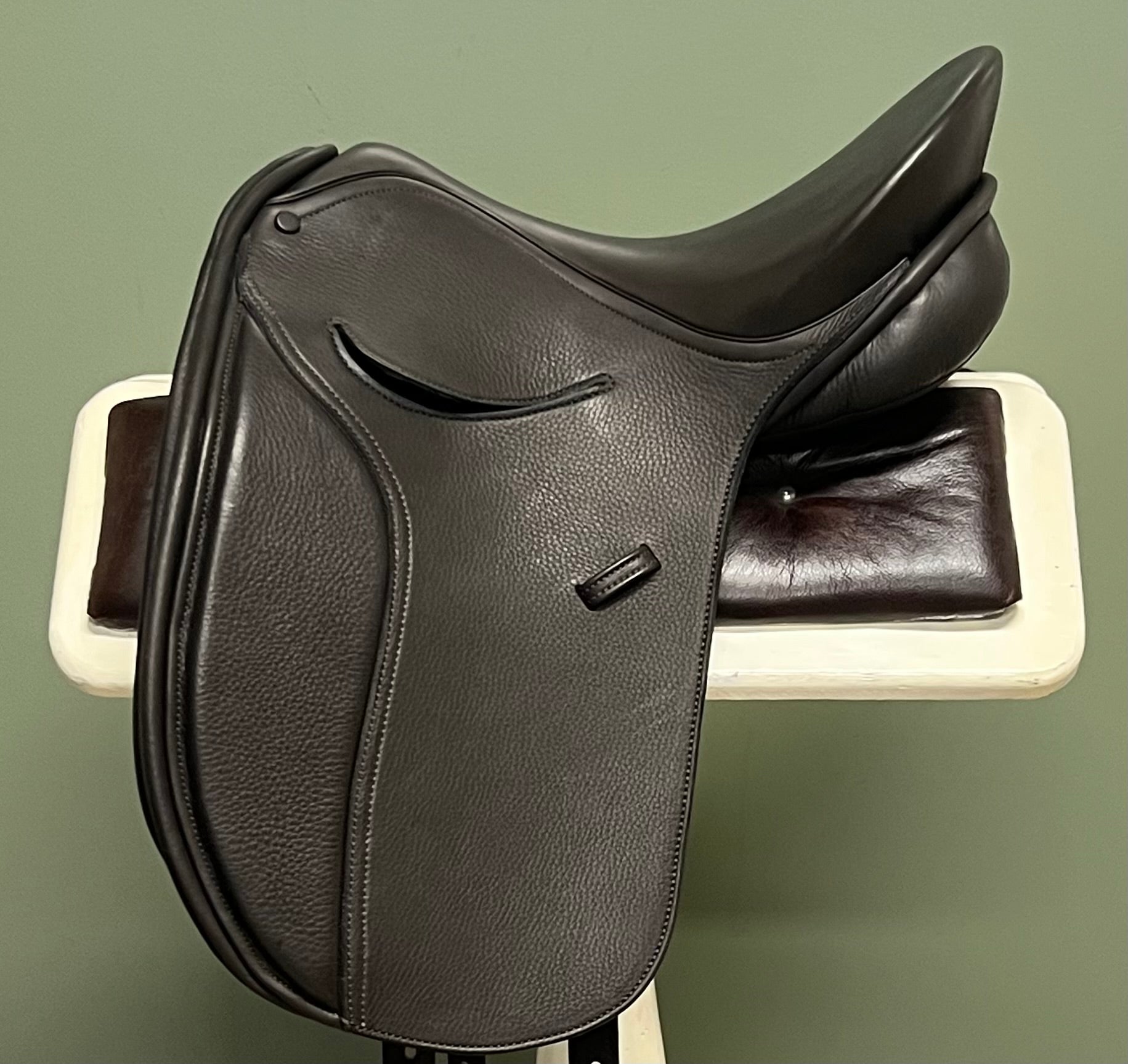 STOCK CLEARANCE PH Royal 2 Saddle Dark Havana with covered buttons Size 16"