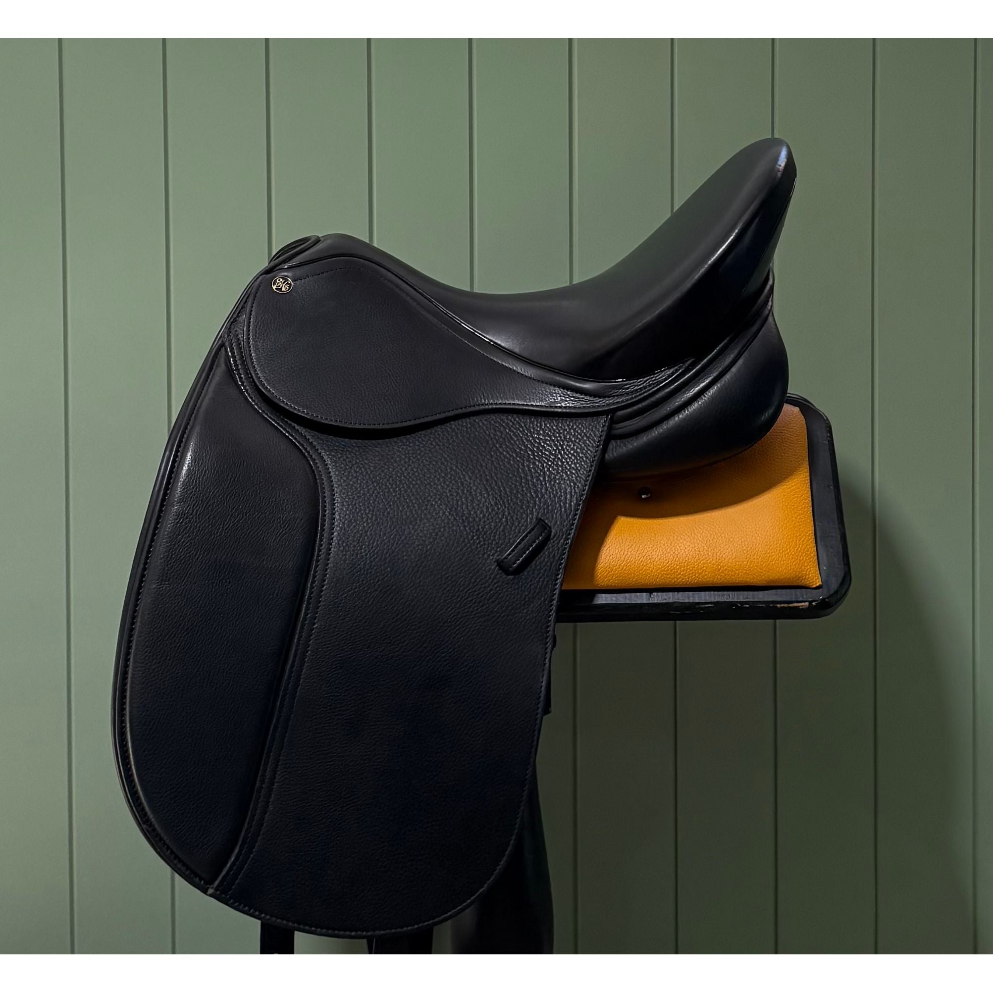 RELOCATION CLEARANCE - PH Classic Dressage 17"
