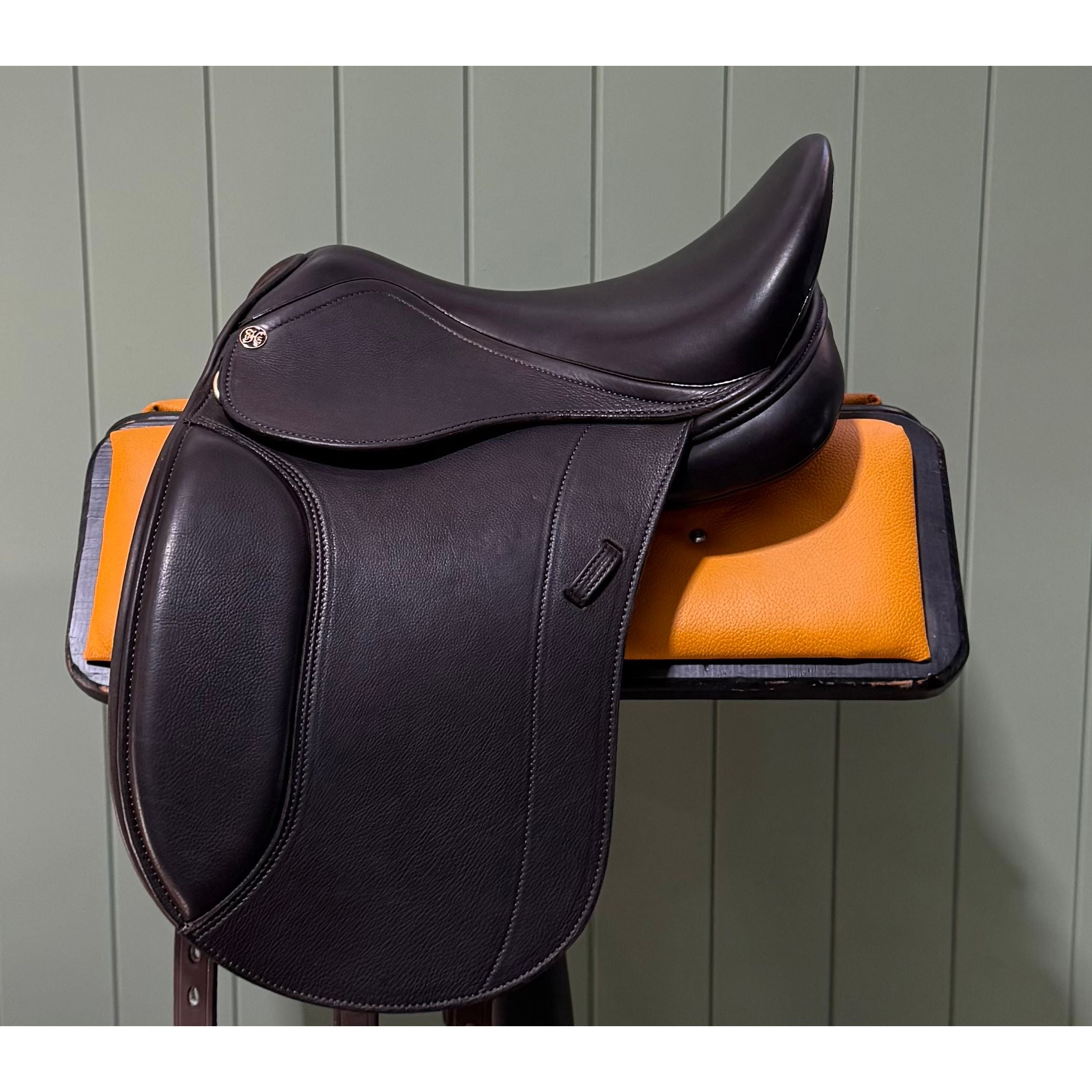 RELOCATION CLEARANCE PH Pony Dressage Saddle Brown 15"