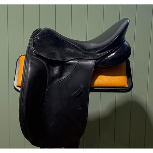 PRE-LOVED PH Amazone Dressage Saddle Black 17.5
