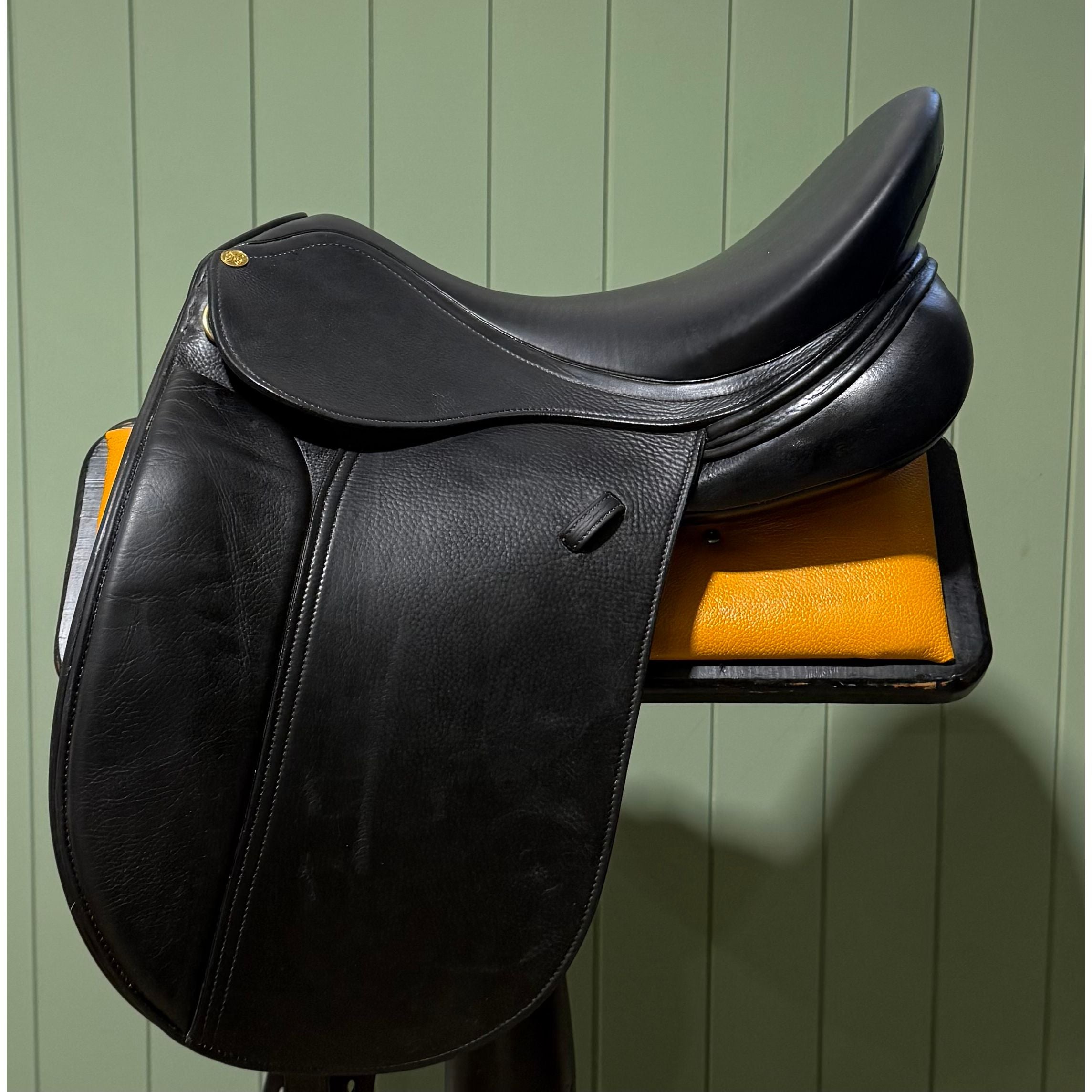 RELOCATION CLEARANCE 17.5” Classic Dressage